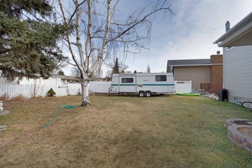 1120 2 Avenue East, Brooks, AB - Outdoor