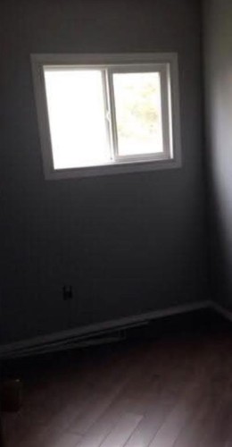 86 Poplar Street, Drumheller, AB - Indoor Photo Showing Other Room