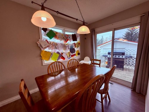 614 5 Avenue West, Hanna, AB - Indoor Photo Showing Dining Room