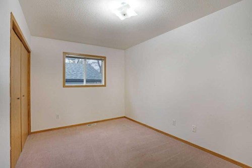 21 Pine Avenue West, Brooks, AB - Indoor Photo Showing Other Room