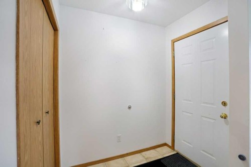 21 Pine Avenue West, Brooks, AB - Indoor Photo Showing Other Room