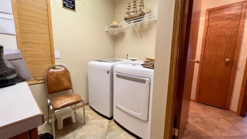 30371 Range Road 143, Hanna, AB - Indoor Photo Showing Laundry Room