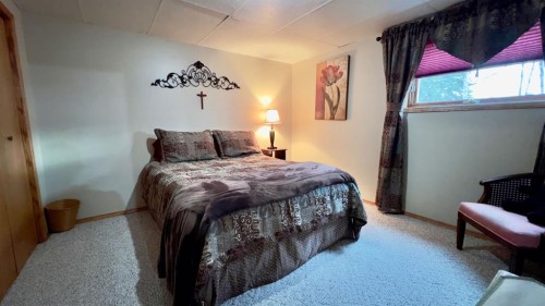 30371 Range Road 143, Hanna, AB - Indoor Photo Showing Bedroom