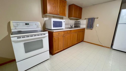 30371 Range Road 143, Hanna, AB - Indoor Photo Showing Kitchen