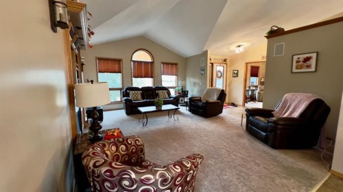 30371 Range Road 143, Hanna, AB - Indoor