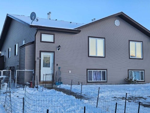 32B Sierra Drive  Olds, AB T4H 0C1