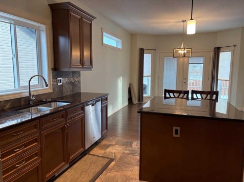 19 Viceroy Crescent, Olds, AB - Indoor Photo Showing Kitchen With Double Sink