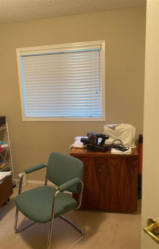 19 Prestwick Green Se, Calgary, AB - Indoor