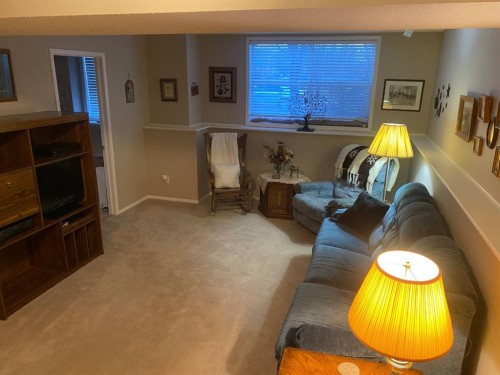 19 Prestwick Green Se, Calgary, AB - Indoor