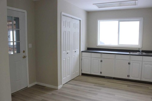 Blue Sign 114 145006 Cassils Rd Subdivision, Rural Newell, County Of, AB - Indoor