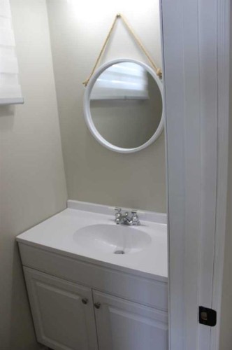 Blue Sign 114 145006 Cassils Rd Subdivision, Rural Newell, County Of, AB - Indoor Photo Showing Bathroom