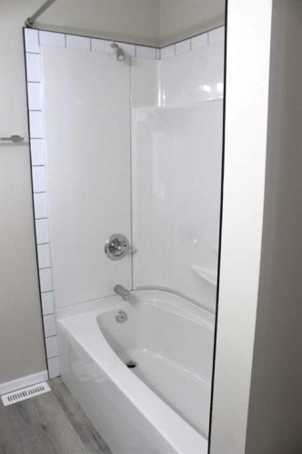 Blue Sign 114 145006 Cassils Rd Subdivision, Rural Newell, County Of, AB - Indoor Photo Showing Bathroom