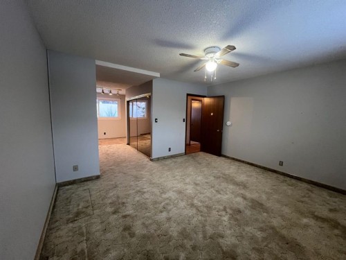 1914 North River Drive, Drumheller, AB - Indoor Photo Showing Other Room