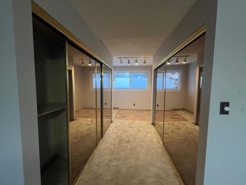 1914 North River Drive, Drumheller, AB - Indoor Photo Showing Other Room