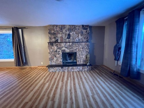 1914 North River Drive, Drumheller, AB - Indoor With Fireplace