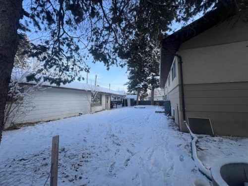 1914 North River Drive, Drumheller, AB - Outdoor