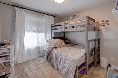 165 10 Avenue Se, Drumheller, AB - Indoor Photo Showing Bedroom