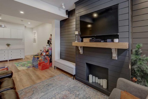 165 10 Avenue Se, Drumheller, AB - Indoor