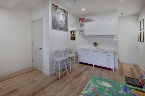 165 10 Avenue Se, Drumheller, AB - Indoor Photo Showing Other Room