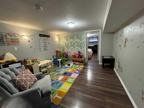 4915 57 Avenue, Taber, AB - Indoor