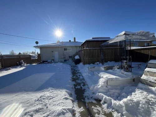 4915 57 Avenue, Taber, AB - Outdoor