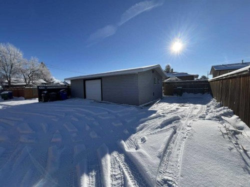 4915 57 Avenue, Taber, AB - Outdoor