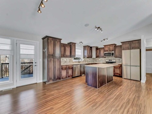24 Upland Place West, Brooks, AB - Indoor Photo Showing Kitchen