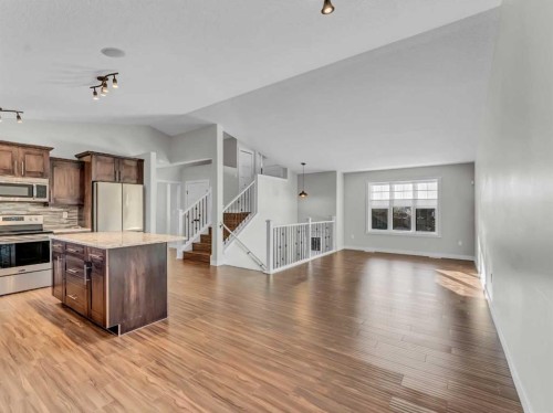 24 Upland Place West, Brooks, AB - Indoor Photo Showing Kitchen