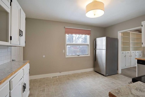 508 2 Avenue West, Brooks, AB - Indoor Photo Showing Kitchen