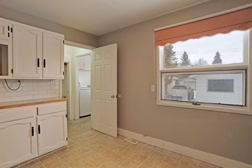 508 2 Avenue West, Brooks, AB - Indoor Photo Showing Other Room