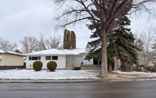 508 2 Avenue West, Brooks, AB - Outdoor