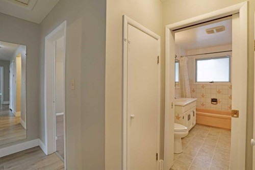 508 2 Avenue West, Brooks, AB - Indoor