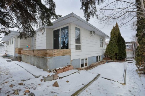 508 2 Avenue West, Brooks, AB - Outdoor