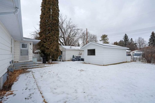 508 2 Avenue West, Brooks, AB - Outdoor