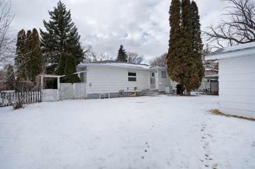 508 2 Avenue West, Brooks, AB - Outdoor