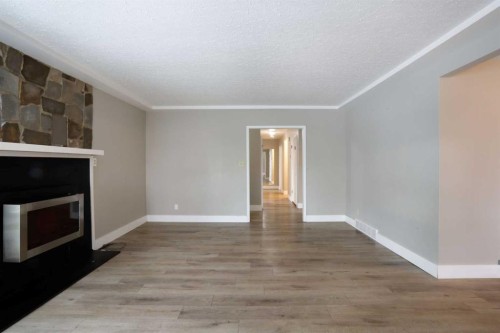 508 2 Avenue West, Brooks, AB - Indoor Photo Showing Other Room