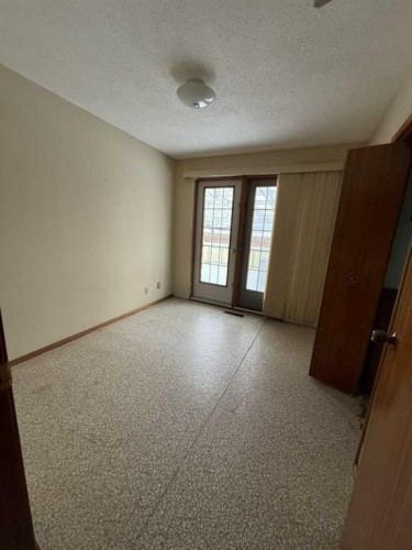 818 James Crescent, Hanna, AB - Indoor Photo Showing Other Room