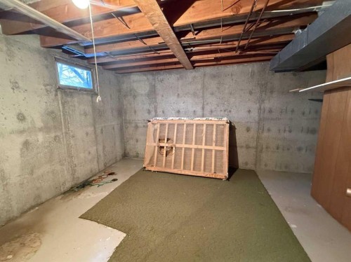 818 James Crescent, Hanna, AB - Indoor Photo Showing Basement