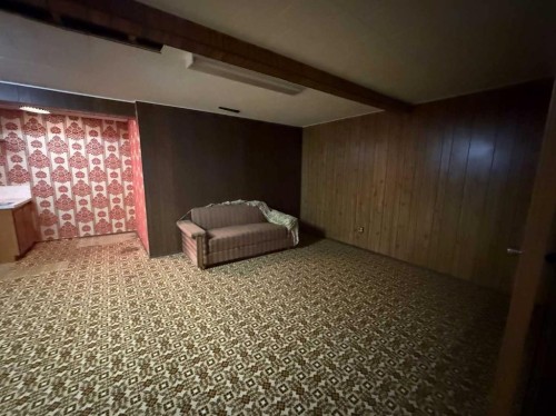 818 James Crescent, Hanna, AB - Indoor