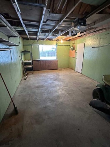 818 James Crescent, Hanna, AB - Indoor Photo Showing Basement