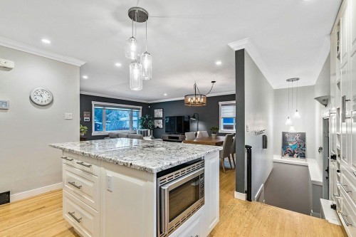 269 Windermere Road Sw, Calgary, AB - Indoor Photo Showing Kitchen With Upgraded Kitchen