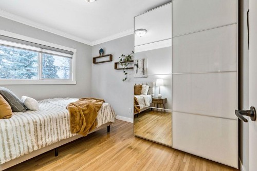 269 Windermere Road Sw, Calgary, AB - Indoor Photo Showing Kitchen With Upgraded Kitchen