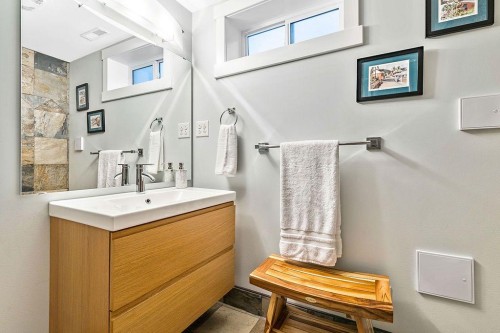 269 Windermere Road Sw, Calgary, AB - Indoor Photo Showing Bathroom