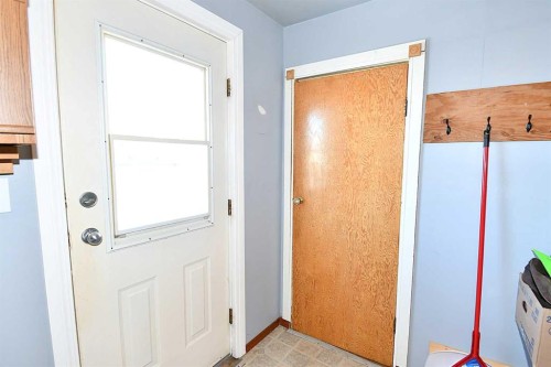 135 21 Street, Fort Macleod, AB - Indoor Photo Showing Other Room