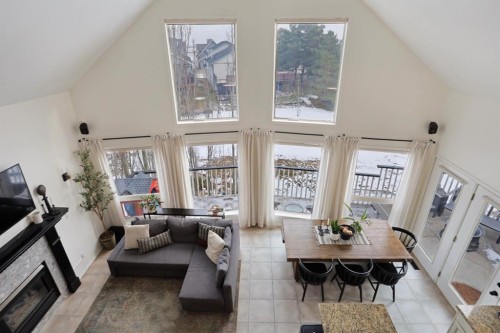 87 White Pelican View, Lake Newell Resort, AB - Indoor With Fireplace