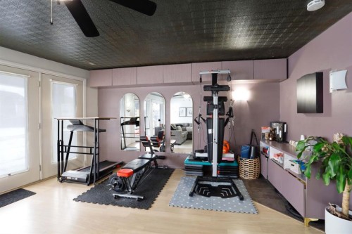 87 White Pelican View, Lake Newell Resort, AB - Indoor Photo Showing Gym Room