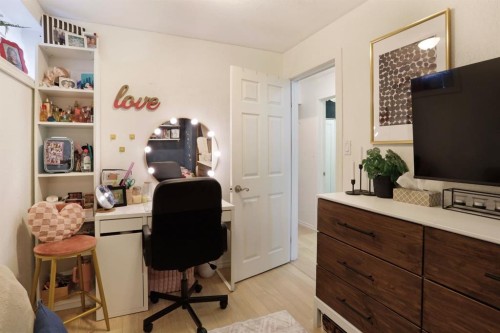 87 White Pelican View, Lake Newell Resort, AB - Indoor Photo Showing Office