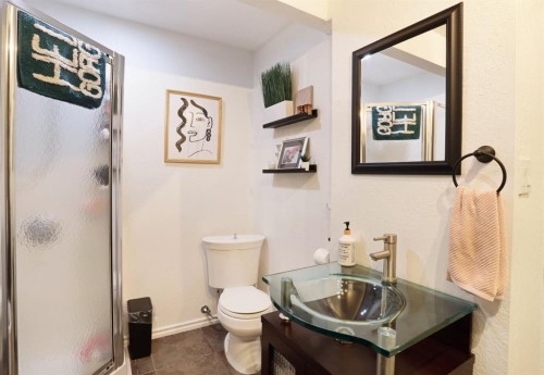 87 White Pelican View, Lake Newell Resort, AB - Indoor Photo Showing Bathroom