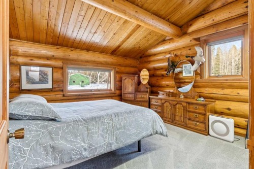 5544 Township Road 302, Rural Mountain View County, AB - Indoor Photo Showing Bedroom