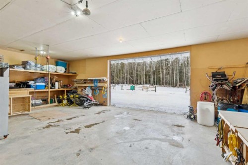 5544 Township Road 302, Rural Mountain View County, AB - Indoor Photo Showing Garage